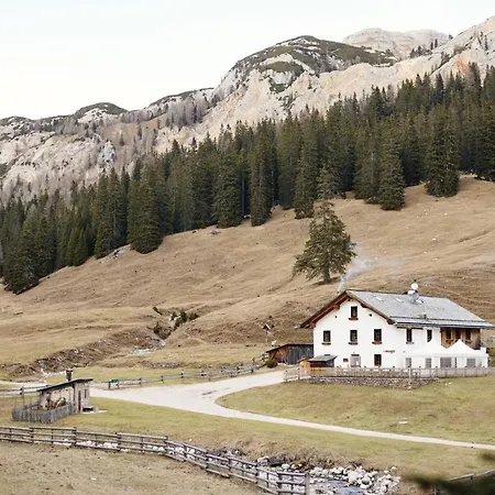 Lodge Rifugio Malga Ra Stua *