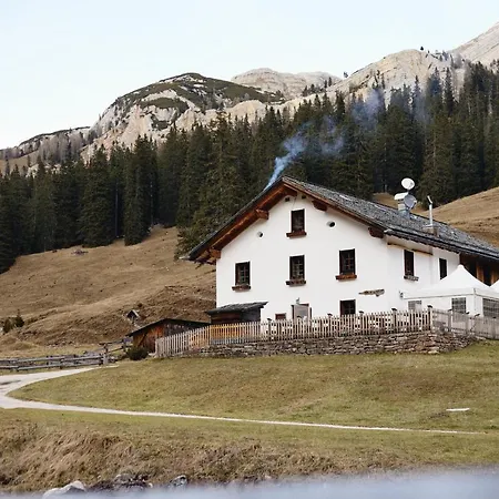 ロッジ Rifugio Malga Ra Stua