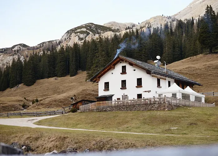 Alojamento de Turismo Selvagem Rifugio Malga Ra Stua