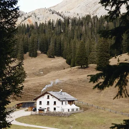 Domek letniskowy Rifugio Malga Ra Stua Cortina dʼAmpezzo