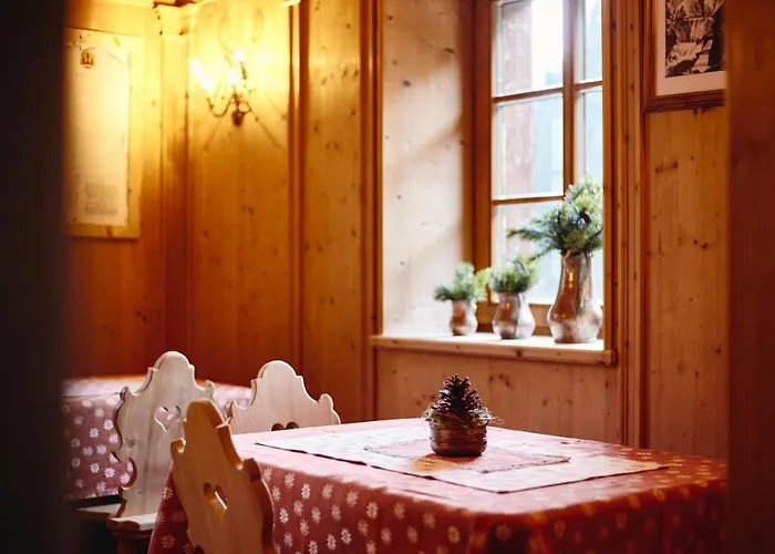 Rifugio Malga Ra Stua Lodge *